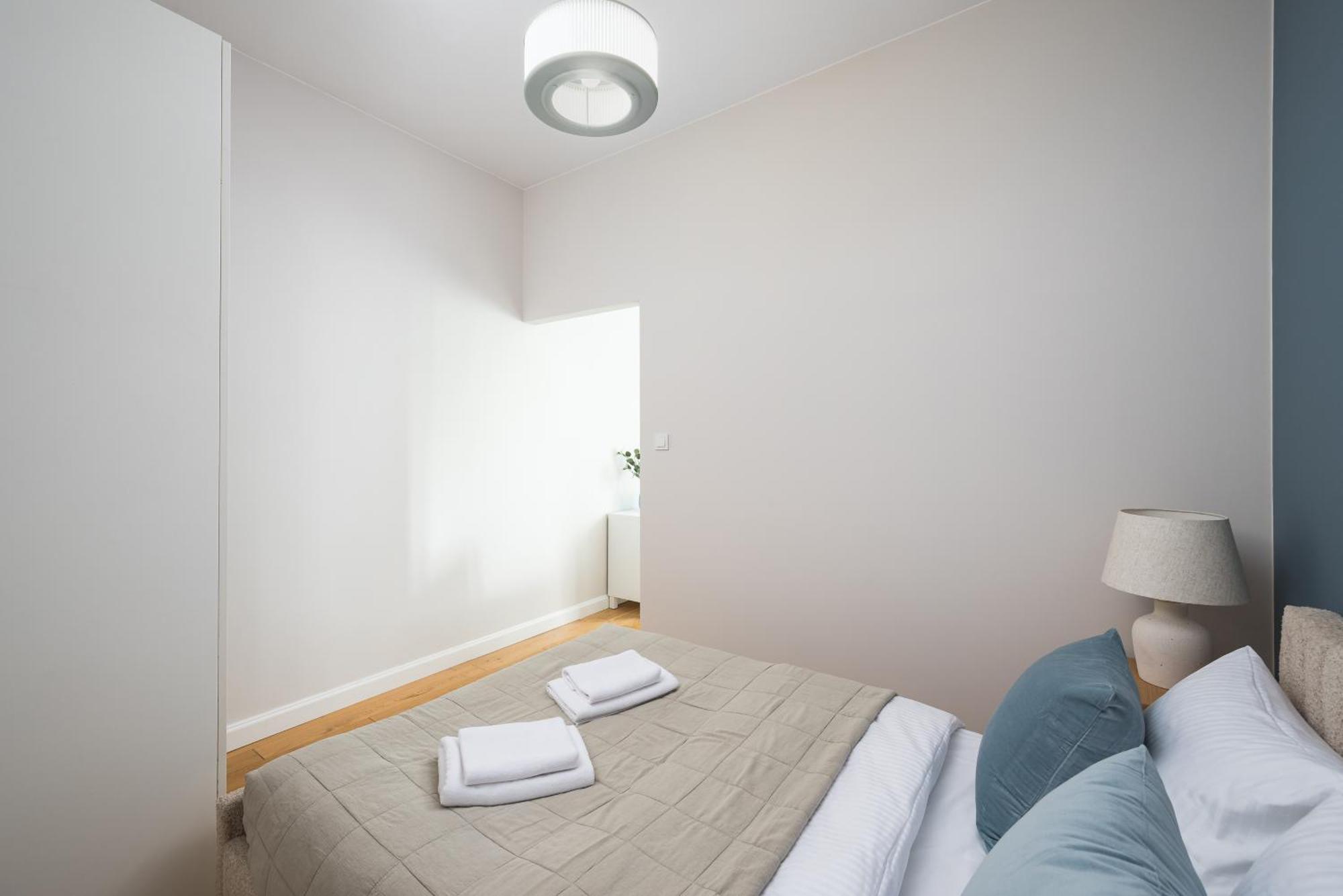 Wola Ratusz Homely Apartment Varşovia Exterior foto