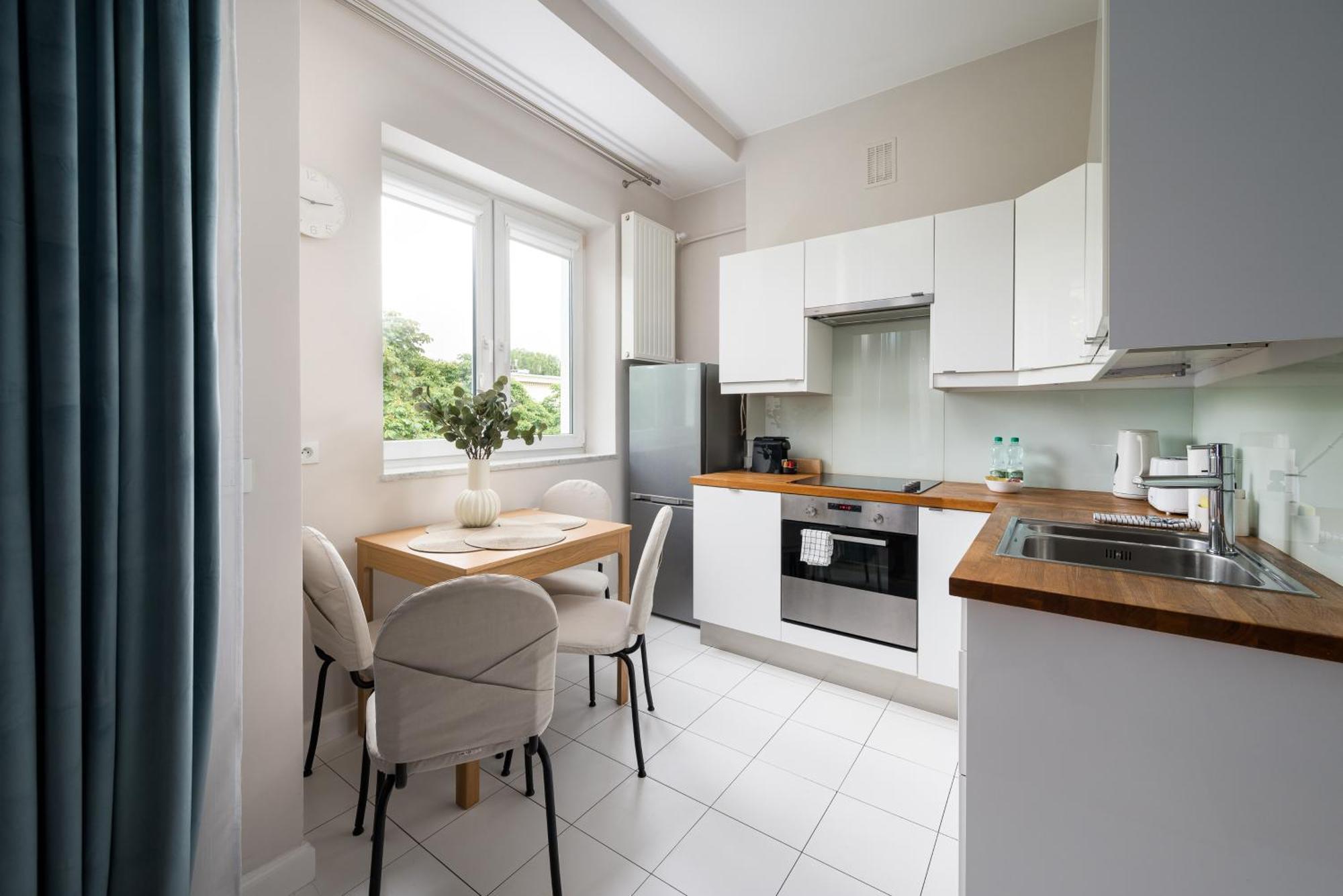 Wola Ratusz Homely Apartment Varşovia Exterior foto